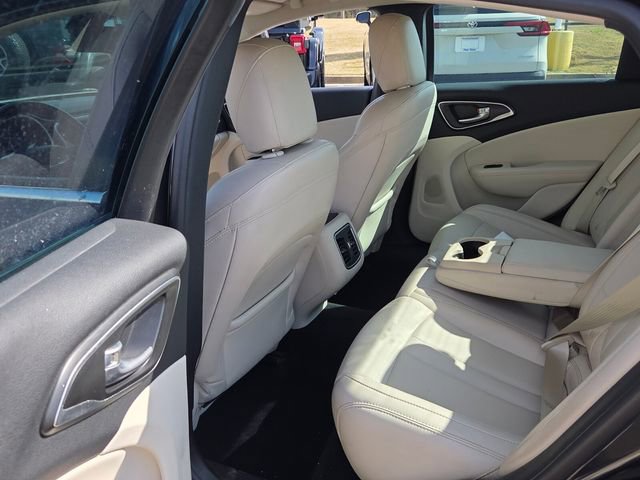 Used 2017 Chrysler 200 Limited Platinum w/ Comfort & Convenience Group image 7