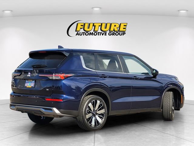 Used 2025 Mitsubishi Outlander SE image 4