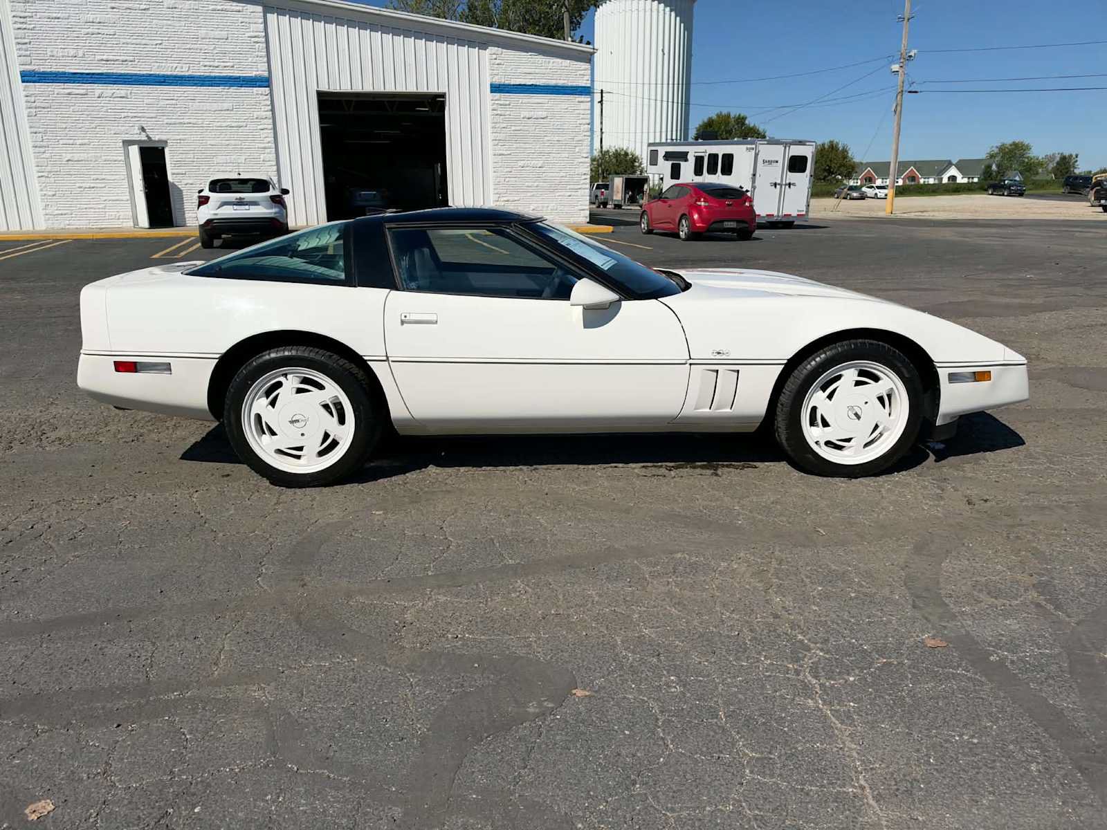 Used 1988 Chevrolet Corvette Coupe RWD image 4
