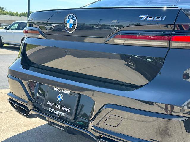 Used 2023 BMW 760i xDrive AWD/4WD image 9