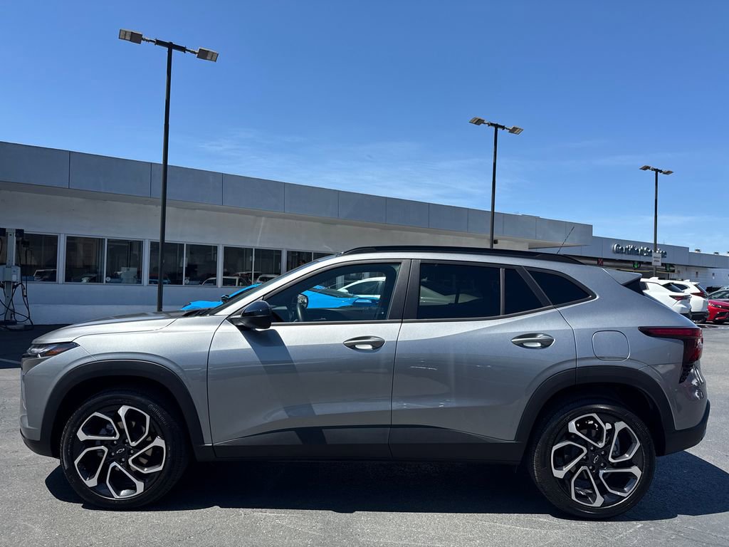 Used 2026 Chevrolet Trax RS image 4