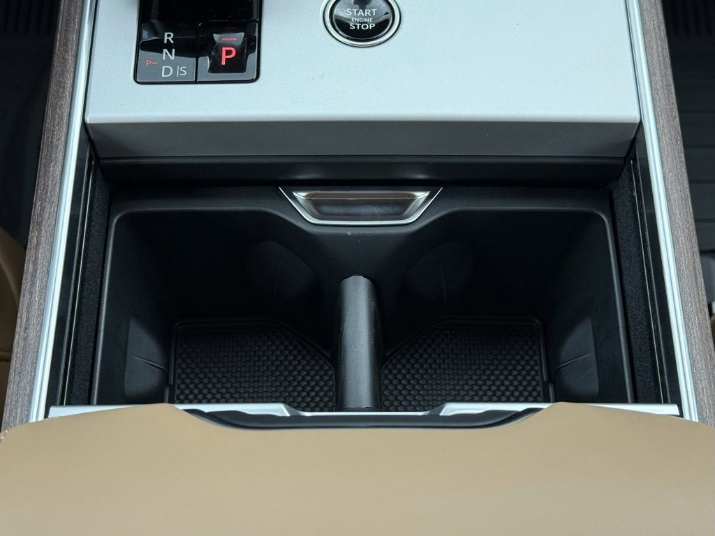 New 2025 Land Rover Range Rover Long Wheelbase SE image 19