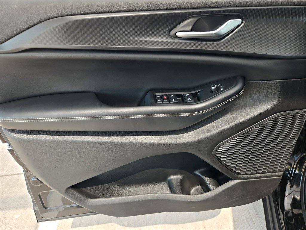 Used 2023 Jeep Grand Cherokee L Laredo image 34