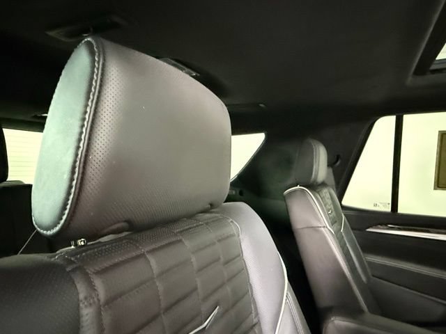 Certified 2025 Cadillac Escalade Sport Platinum w/ LPO, ONYX Package AWD/4WD image 28