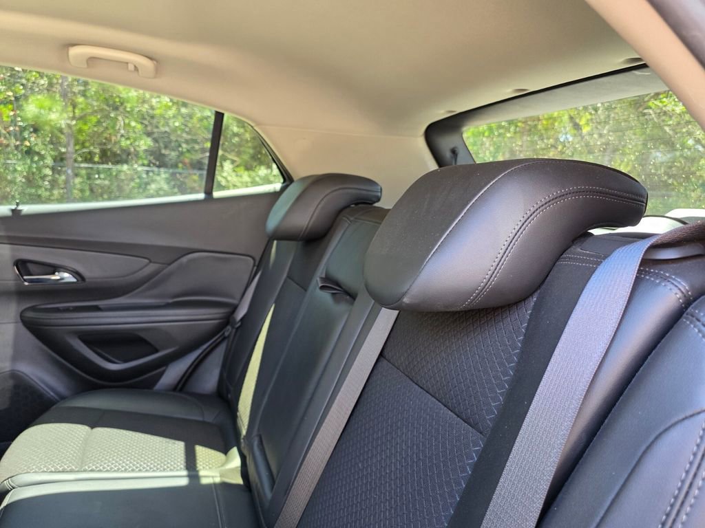 Used 2019 Buick Encore Sport Touring image 21