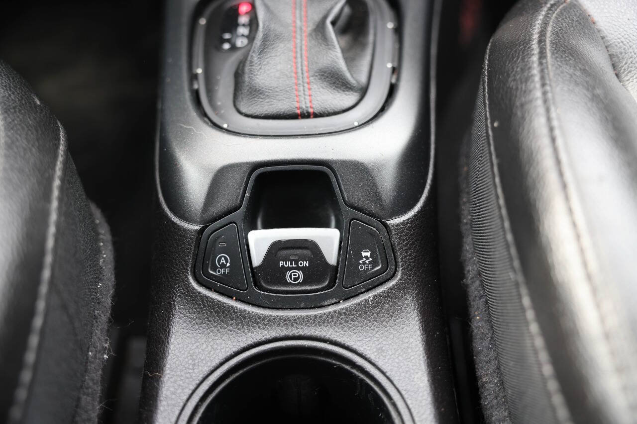Used 2020 Jeep Compass Trailhawk AWD/4WD image 25
