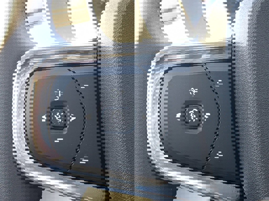 New 2026 Volvo XC40 B4 Core image 37