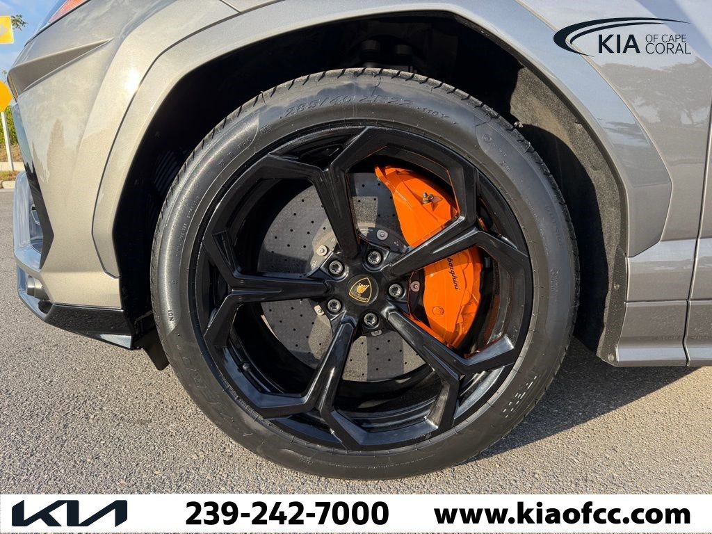 Used 2021 Lamborghini Urus image 21