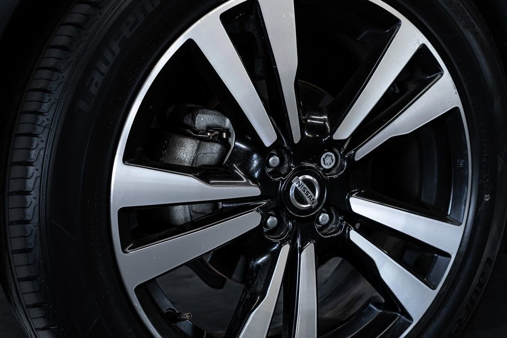 Used 2020 Nissan Kicks SR w/ SR Premium Package image 20