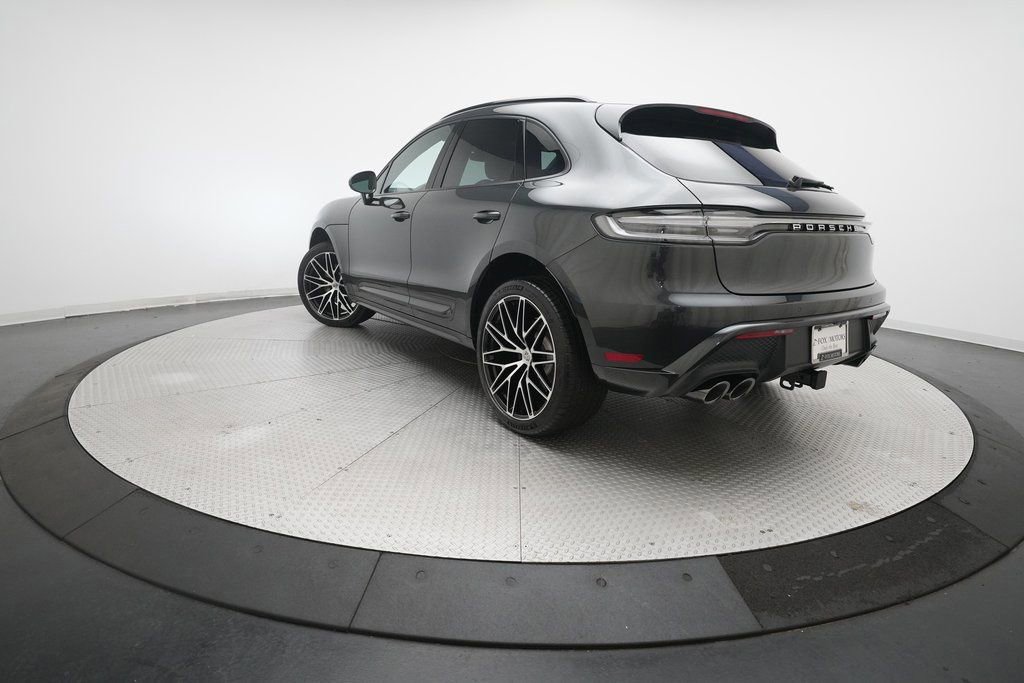 Certified 2026 Porsche Macan image 12