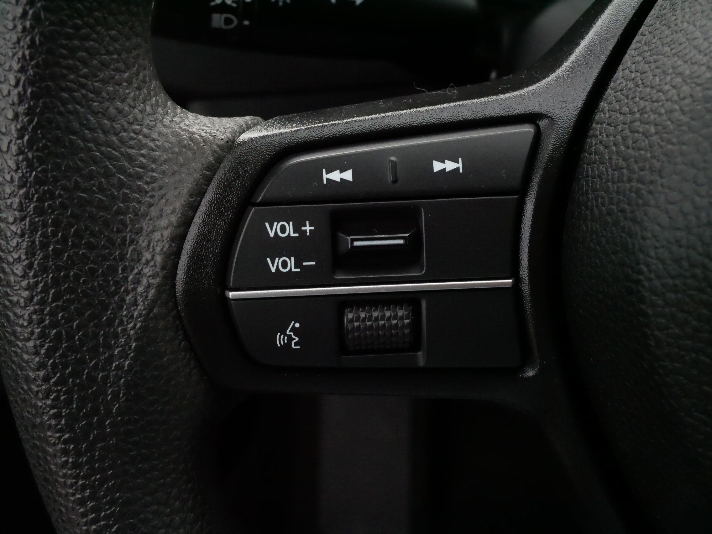 Certified 2023 Honda Accord EX image 27