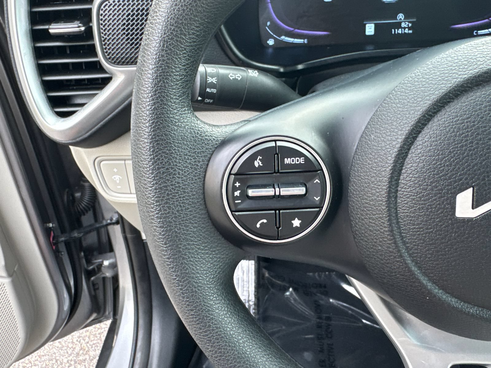 Used 2025 Kia Soul LX w/ LX Technology Package FWD image 24