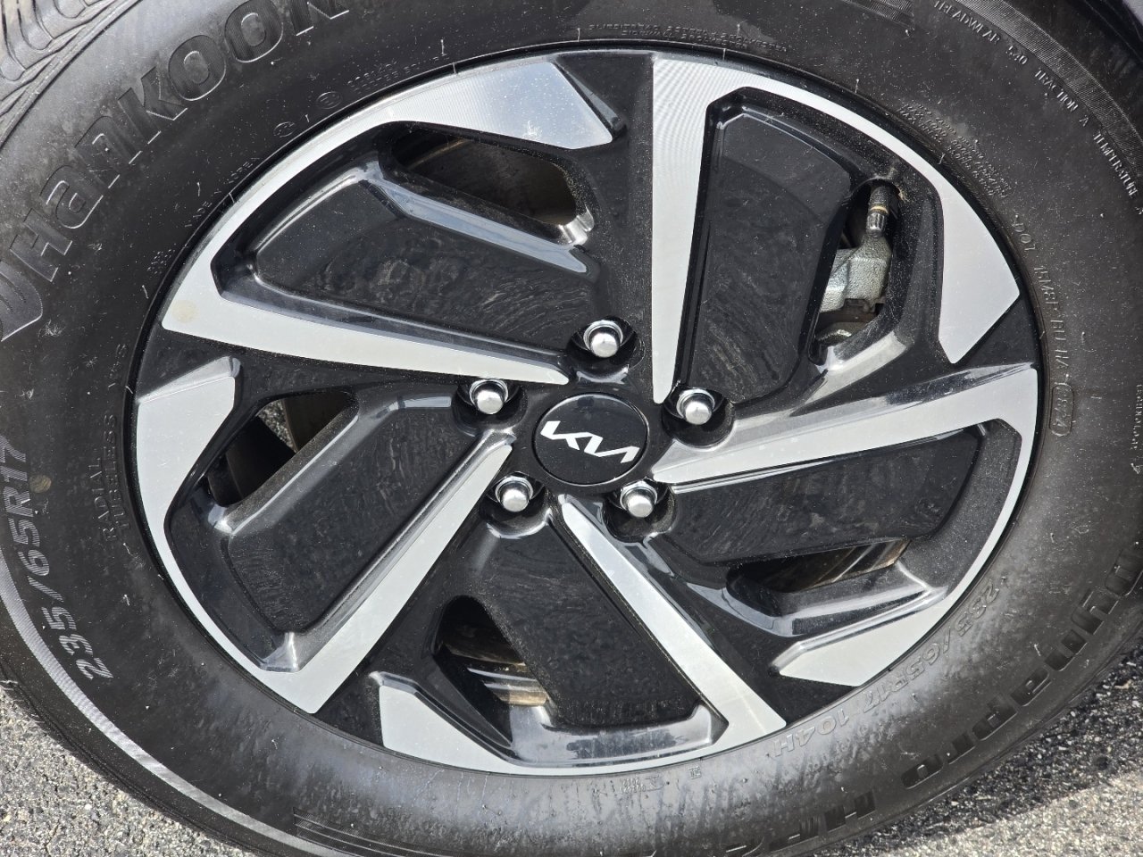 Used 2025 Kia Sportage LX FWD image 8