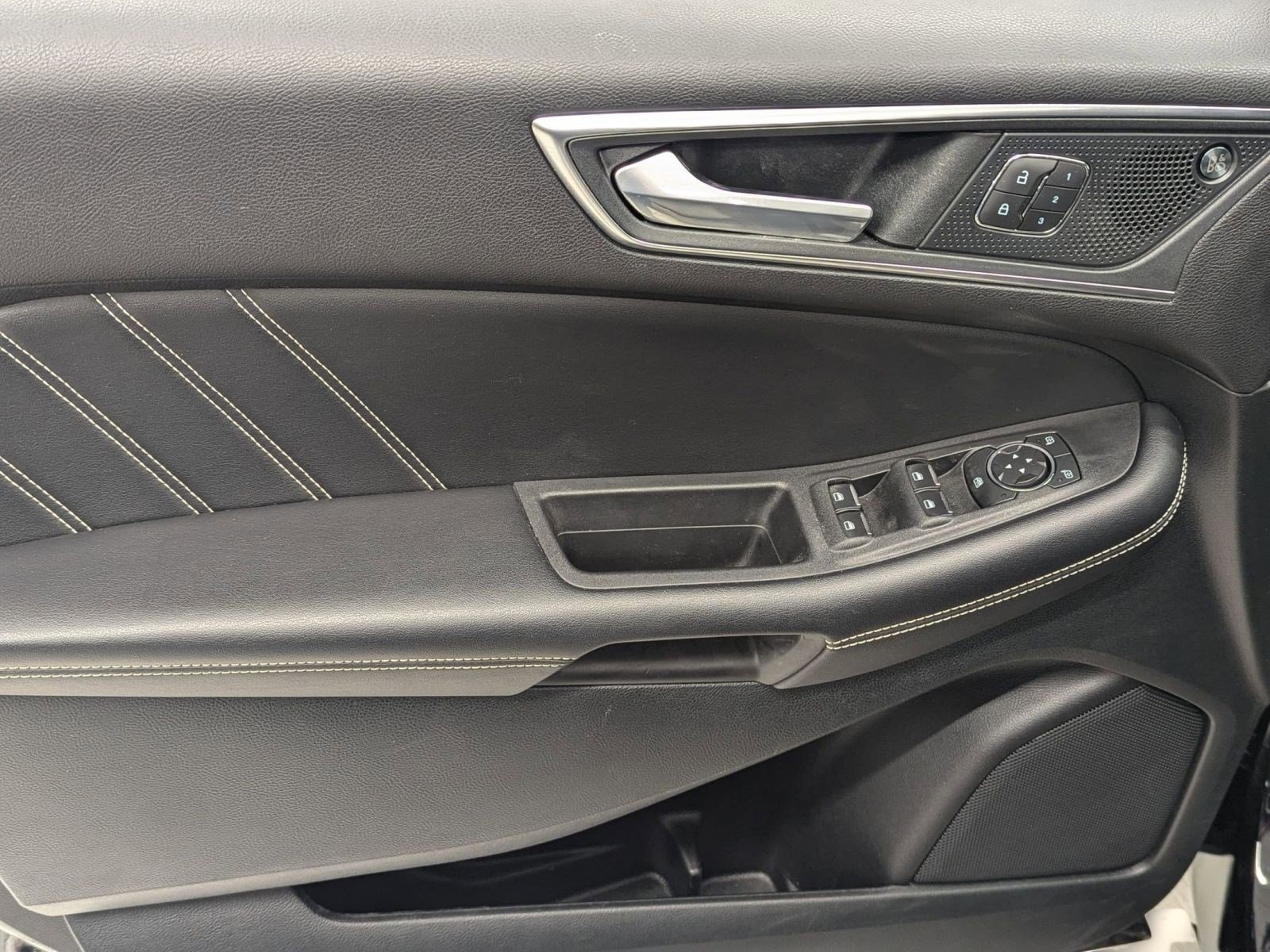 Used 2022 Ford Edge ST image 10