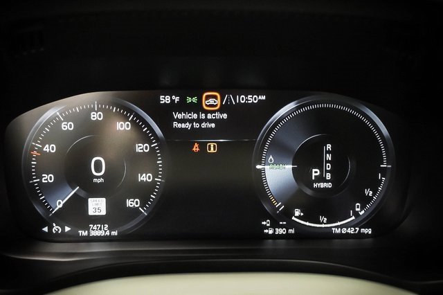 Used 2019 Volvo XC60 T8 Momentum image 12