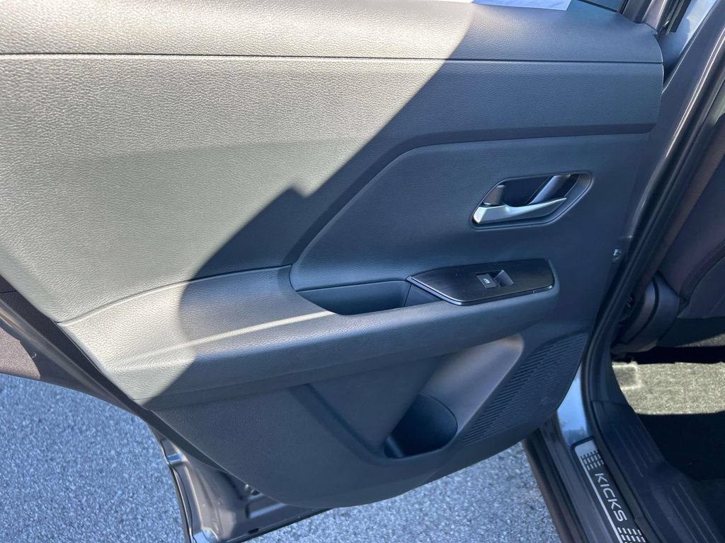 New 2026 Nissan Kicks SV w/ SV Premium Package FWD image 18