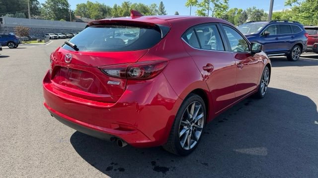 Used 2018 MAZDA MAZDA3 Grand Touring w/ Premium Equipment Package FWD image 3