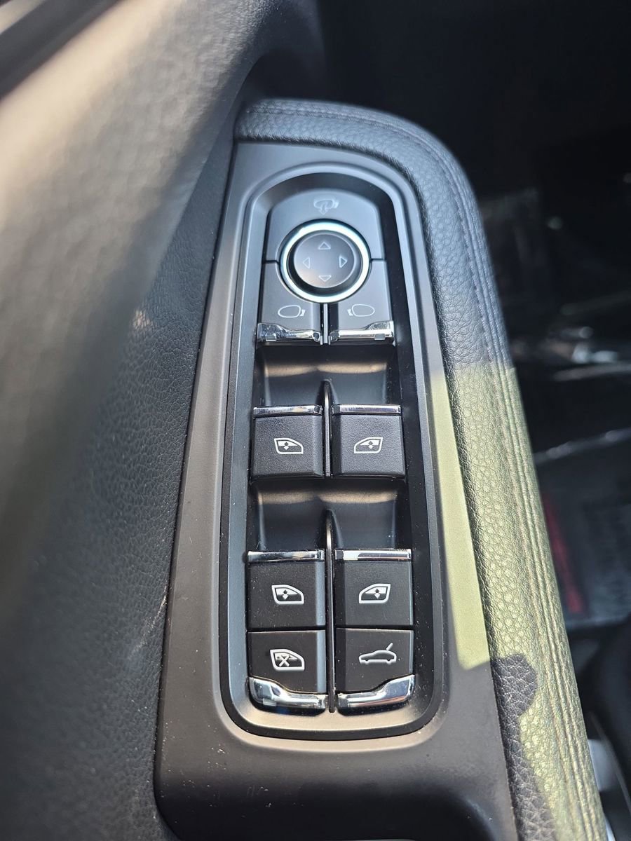 Used 2020 Porsche Macan image 19
