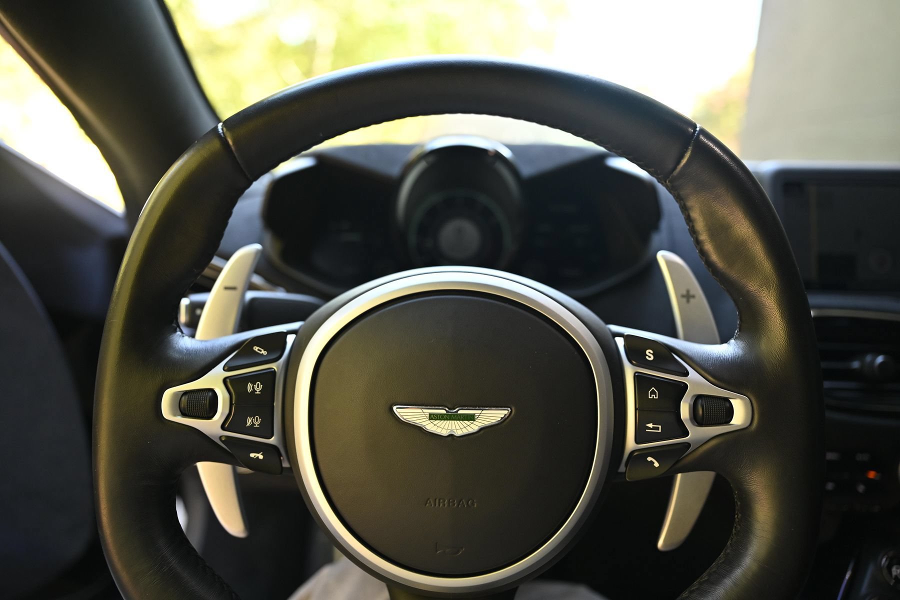 Used 2020 Aston Martin V8 Vantage Coupe RWD image 35