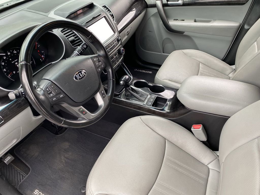 Used 2014 Kia Sorento SX w/ 3rd Row Package image 19