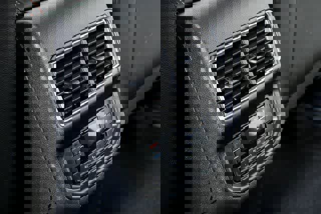 Certified 2025 Volkswagen Atlas Peak Edition SE image 15