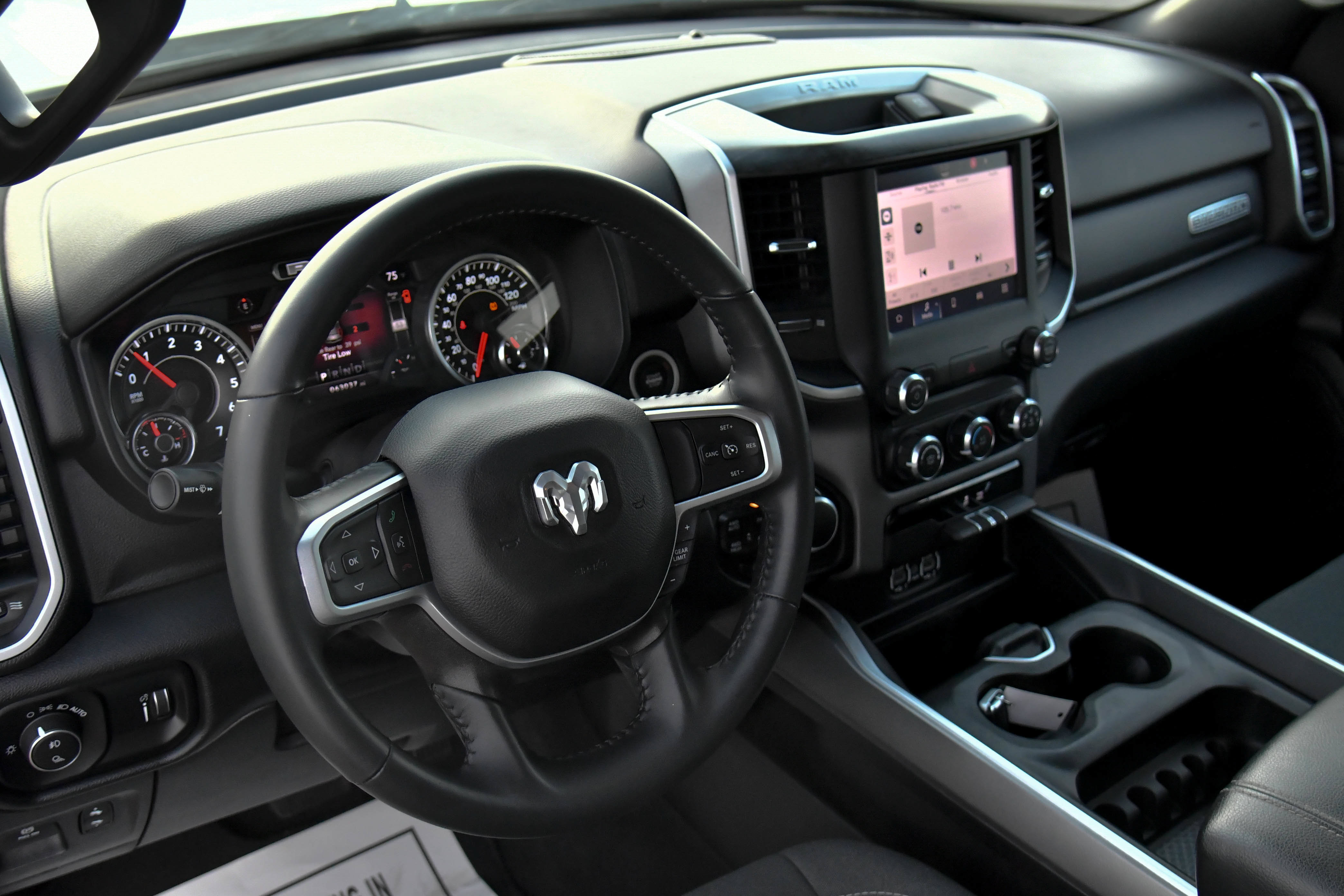 Used 2022 RAM 1500 Big Horn AWD/4WD image 17