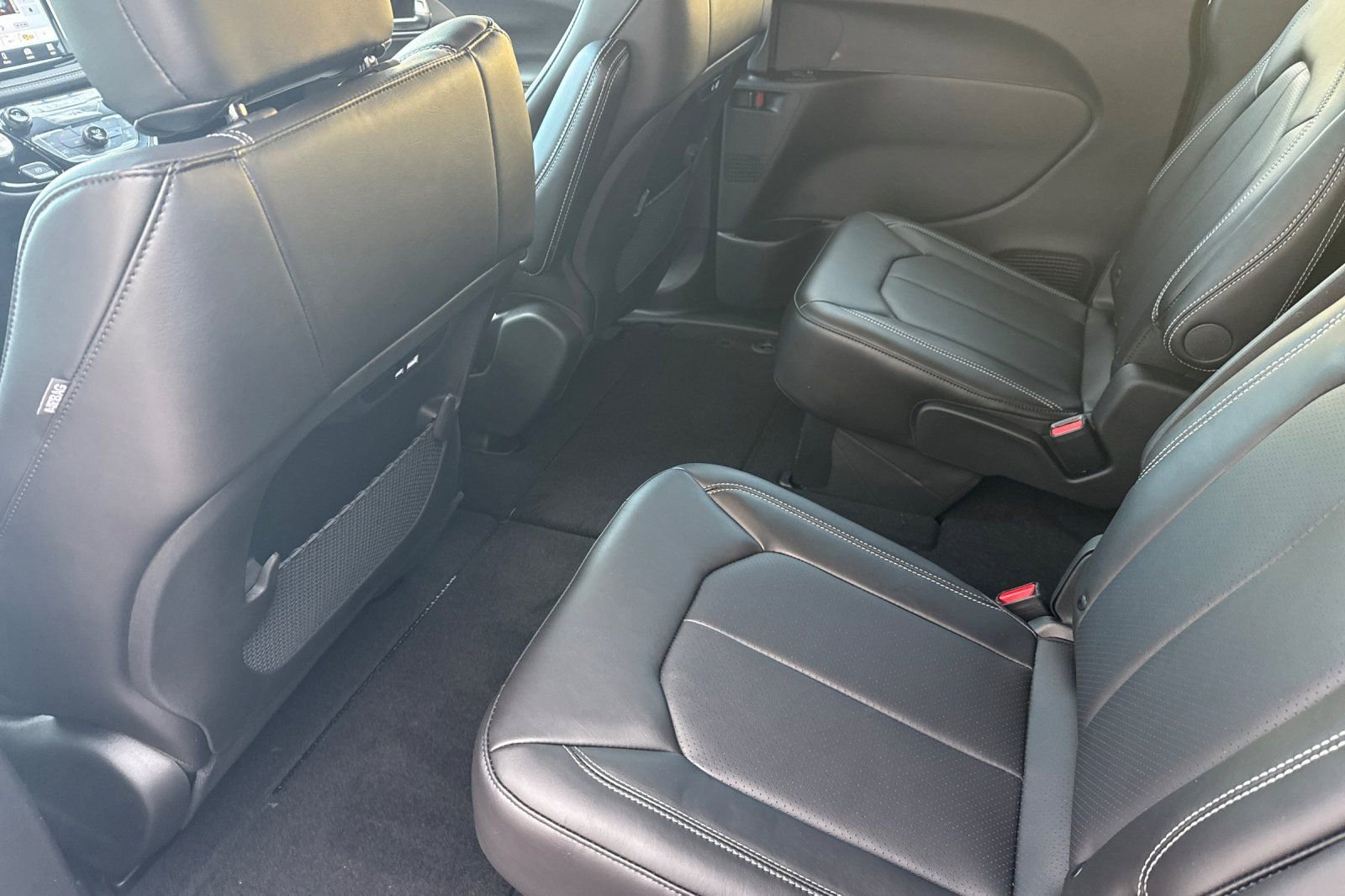 New 2026 Chrysler Pacifica Select image 9