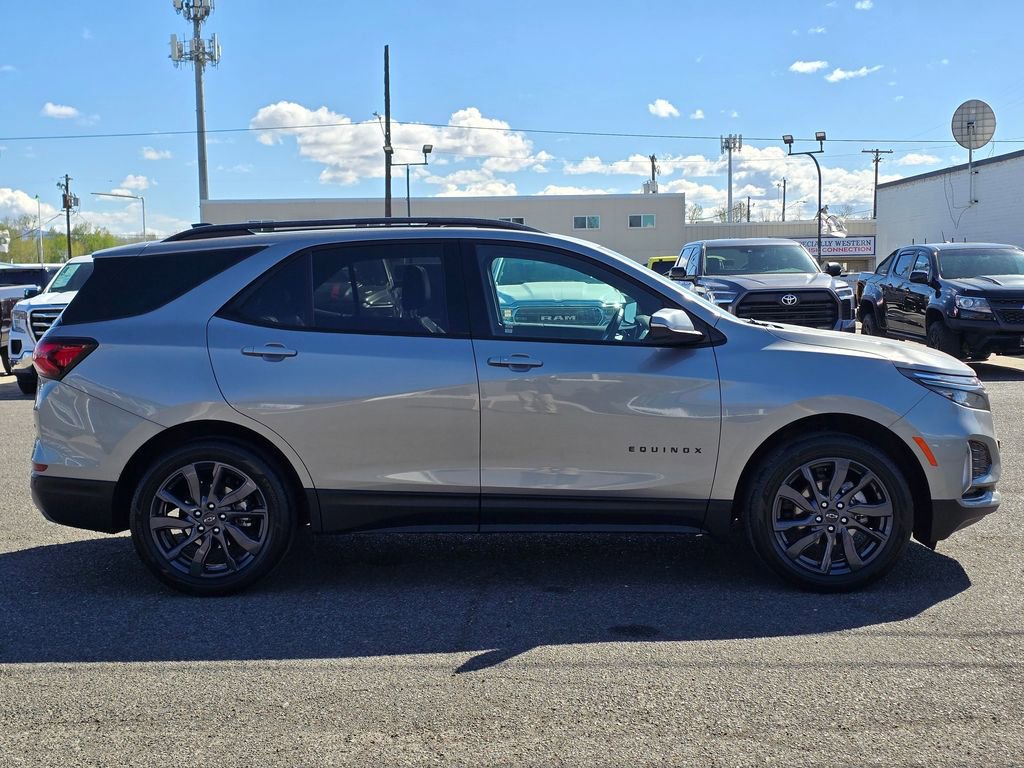 Used 2023 Chevrolet Equinox RS w/ RS Leather Package AWD/4WD image 6
