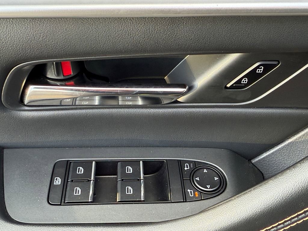 Used 2024 MAZDA CX-90 Plug-In Hybrid w/ Premium Pkg image 11