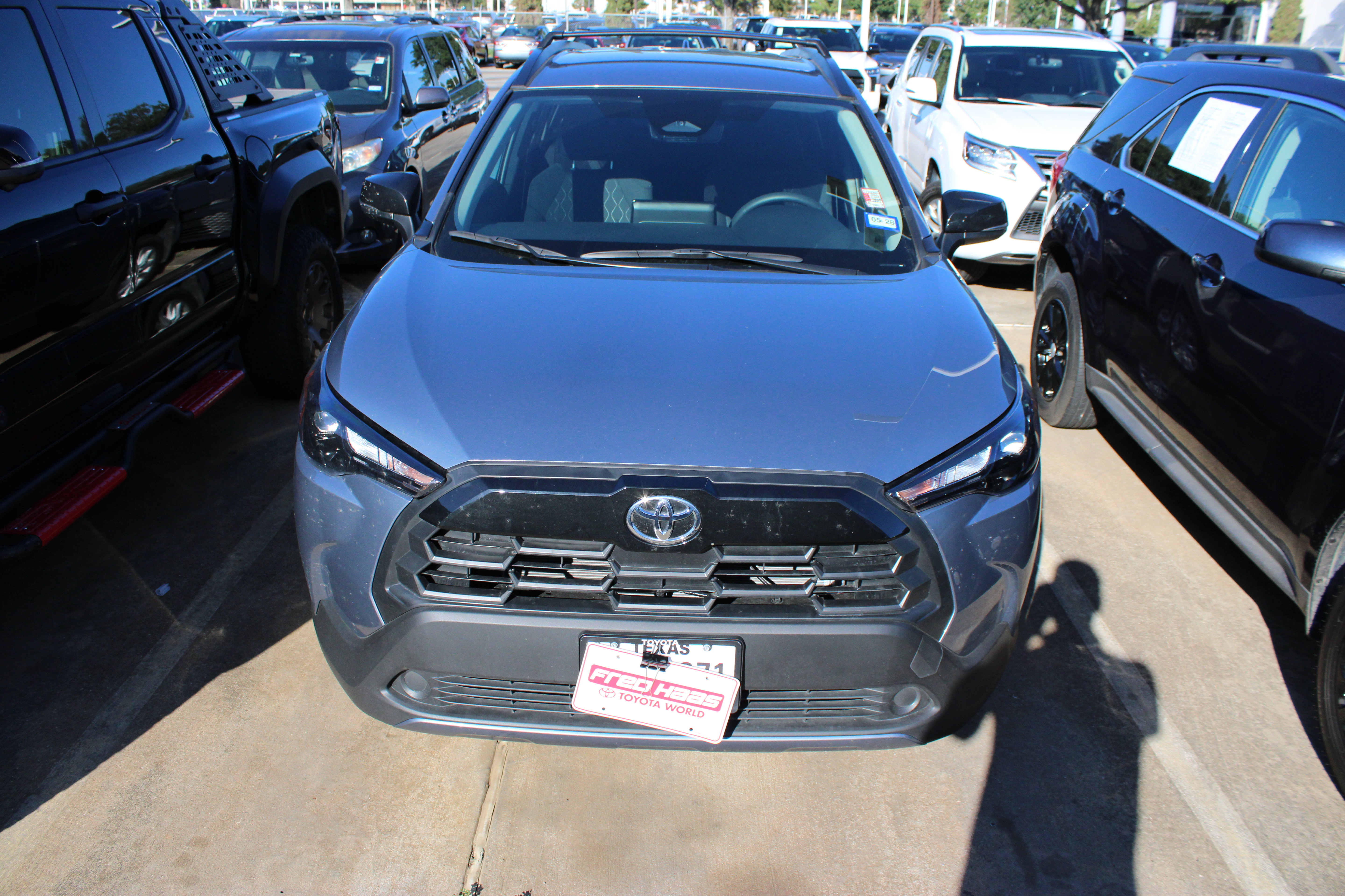 Used 2026 Toyota Corolla Cross LE FWD image 4