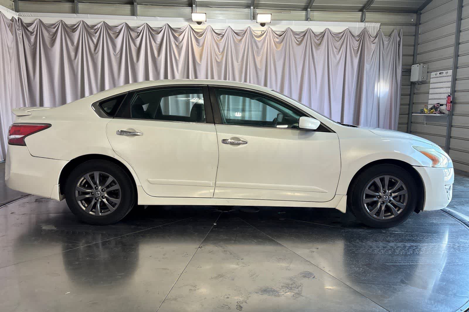 Used 2015 Nissan Altima 2.5 S w/ Special Edition Package FWD image 9