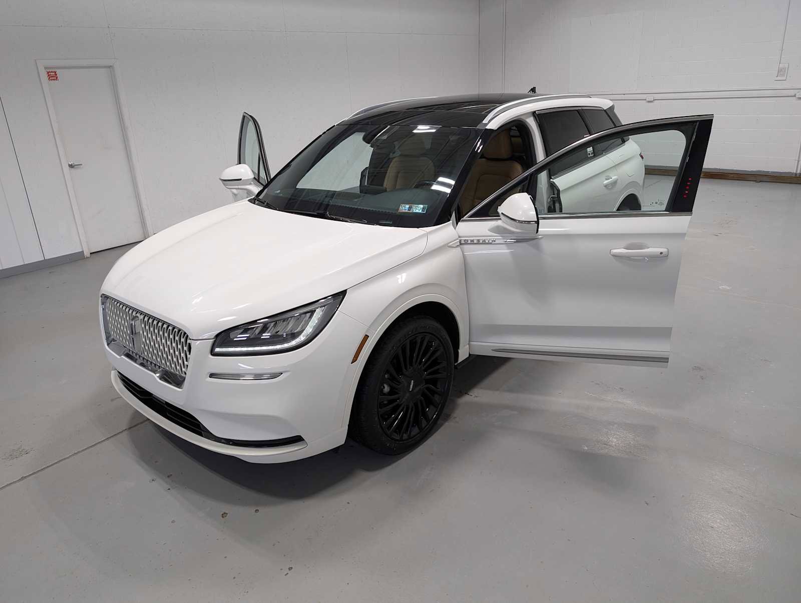 Certified 2022 Lincoln Corsair Reserve image 16