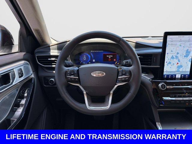 Used 2022 Ford Explorer Platinum w/ Equipment Group 601A AWD/4WD image 18