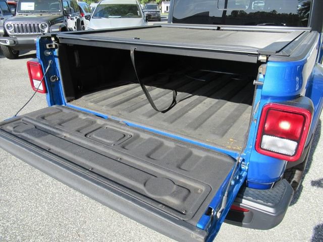 Used 2023 Jeep Gladiator Willys image 16