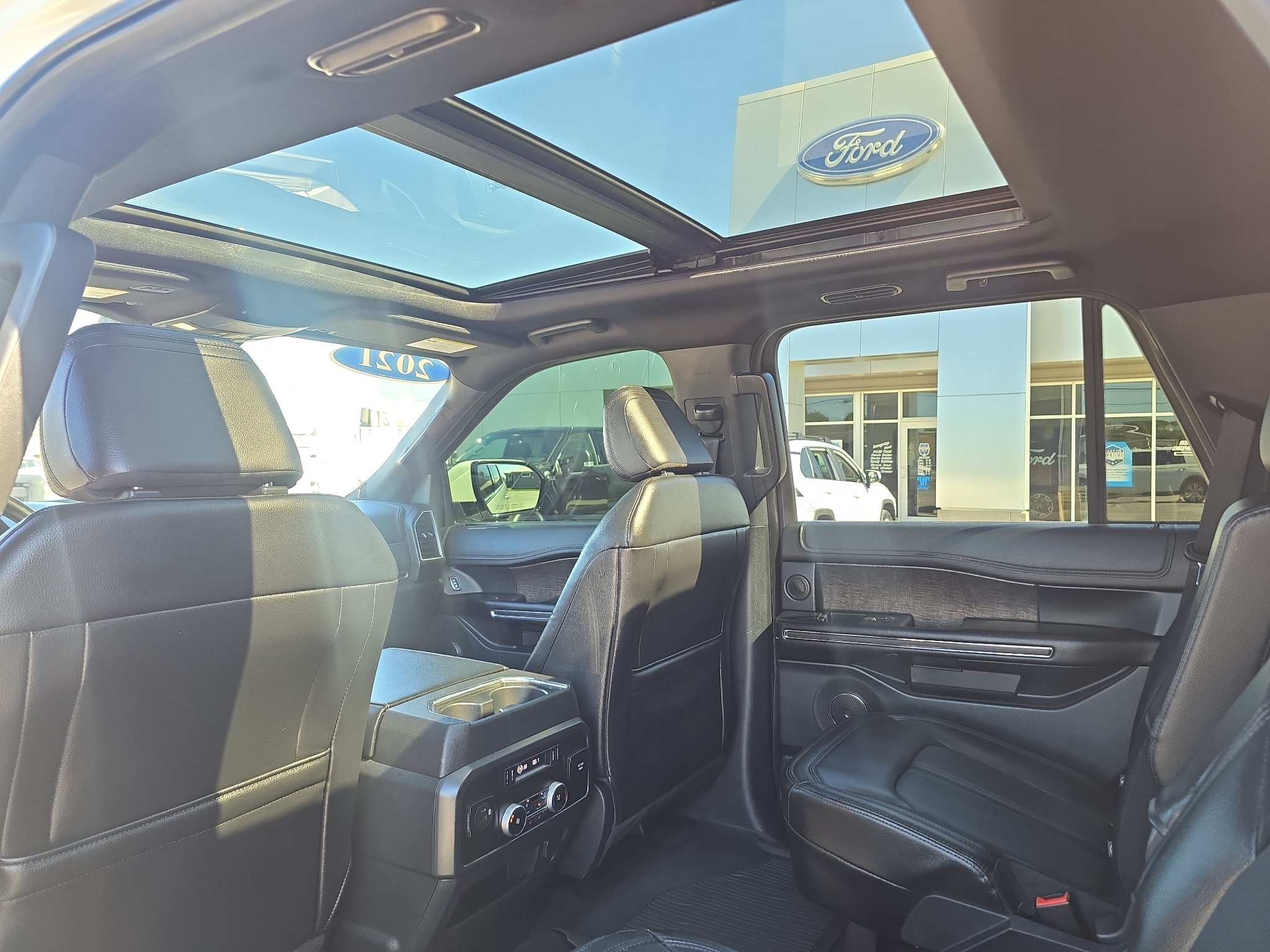Used 2021 Ford Expedition Limited AWD/4WD image 18