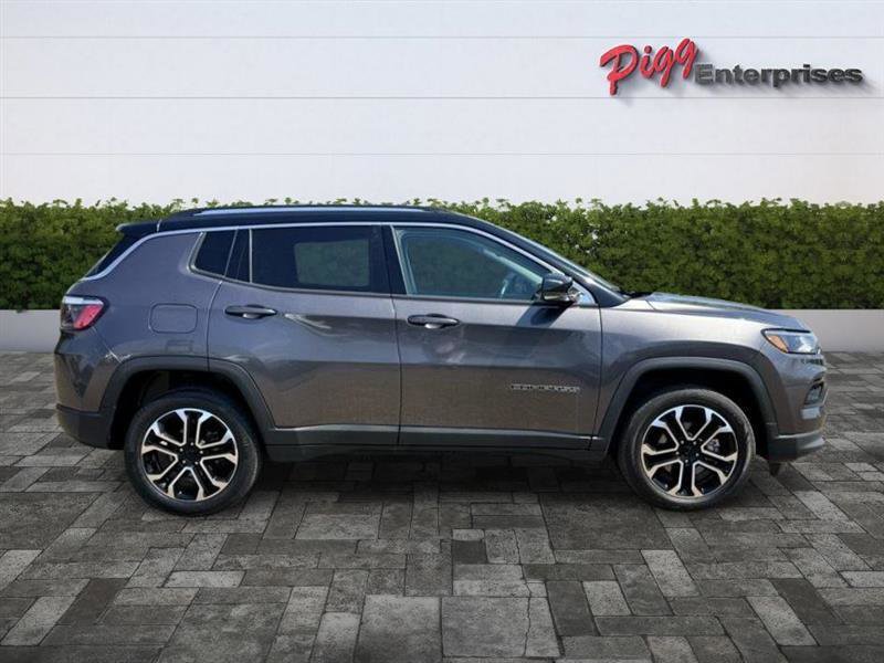 Used 2022 Jeep Compass Limited image 10
