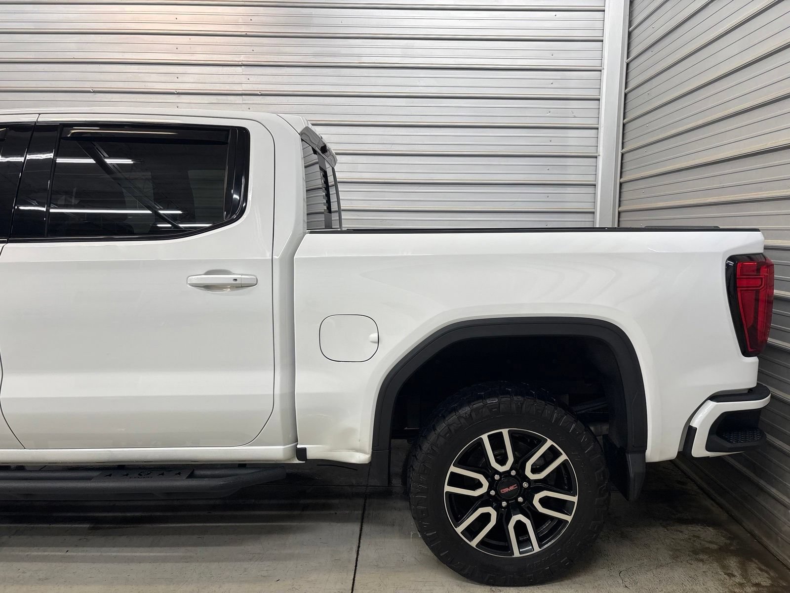 Used 2020 GMC Sierra 1500 AT4 w/ AT4 Premium Package AWD/4WD image 5