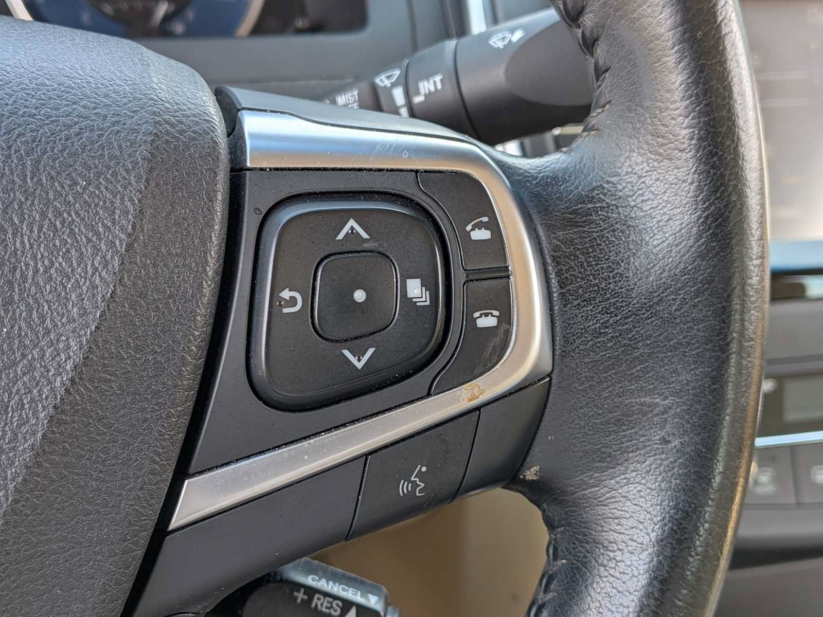Used 2015 Toyota Camry XLE w/ Moonroof Package FWD image 22