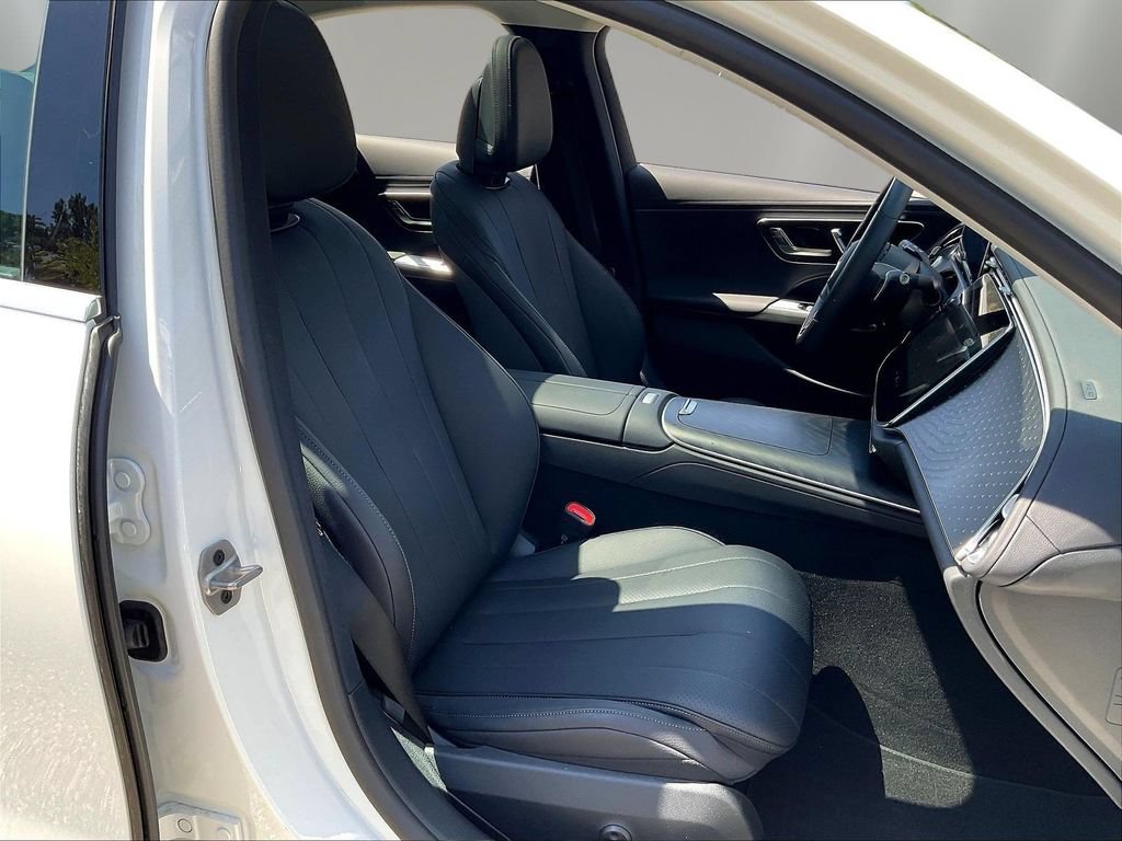 Used 2025 Mercedes-Benz E 350 4MATIC Sedan image 30