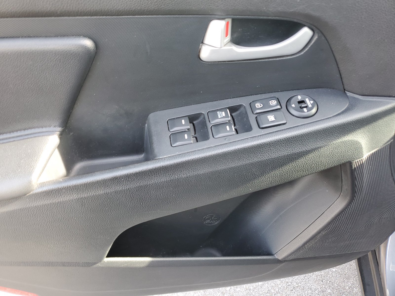 Used 2016 Kia Sportage LX FWD image 19