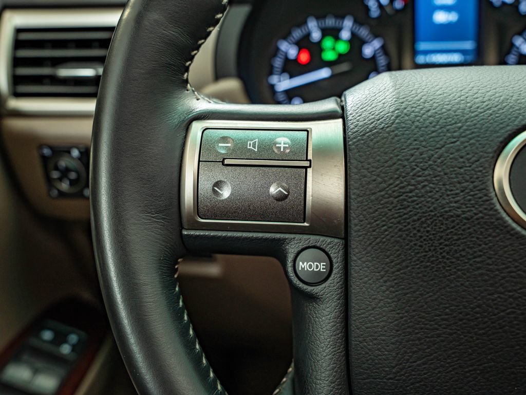 Used 2014 Lexus GX 460 w/ Premium Package AWD/4WD image 21