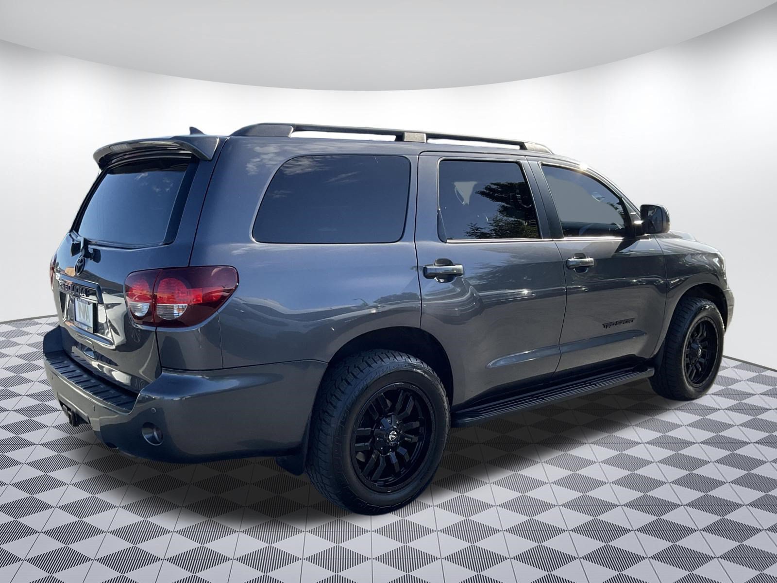 Used 2018 Toyota Sequoia TRD Sport AWD/4WD image 3