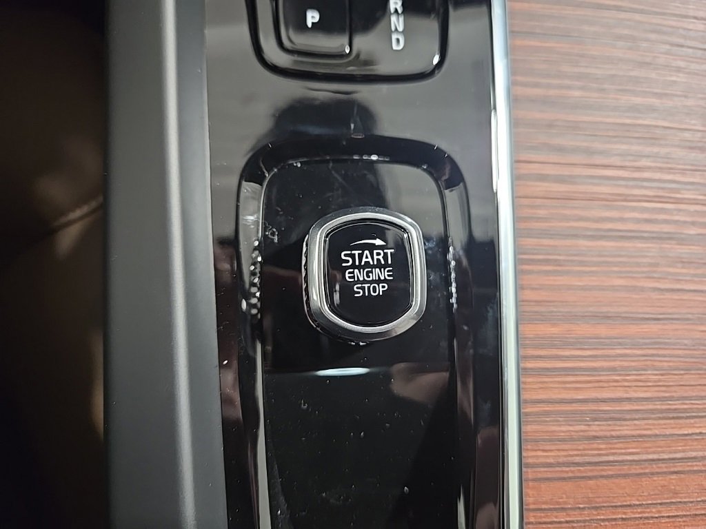 New 2026 Volvo V60 B5 Cross Country Plus w/ Climate Package image 15