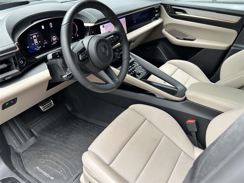 Certified 2024 Porsche Macan Turbo Electric image 4