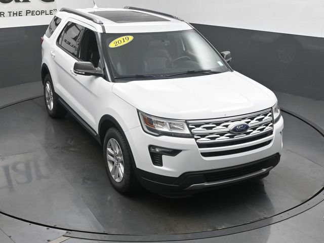 Used 2019 Ford Explorer XLT w/ Equipment Group 202A AWD/4WD image 48