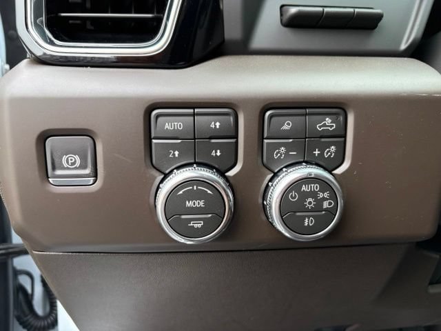 New 2026 GMC Sierra 3500 Denali w/ Denali Reserve Package AWD/4WD image 23