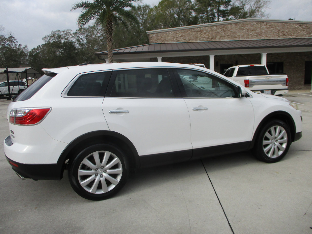 Used 2010 MAZDA CX-9 Grand Touring w/ Moonroof & Bose Audio Pkg image 25