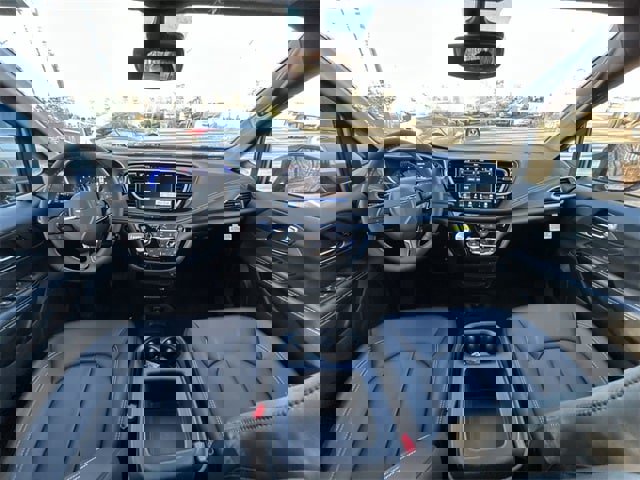 New 2026 Chrysler Pacifica Select w/ S Appearance Package image 12