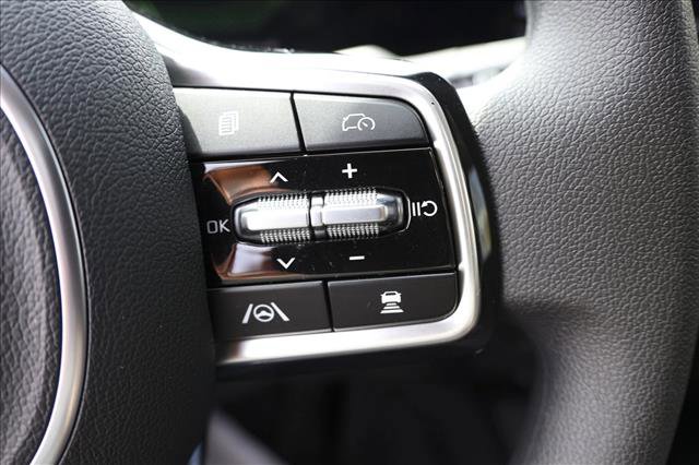 Used 2025 Kia Sorento LX FWD image 16