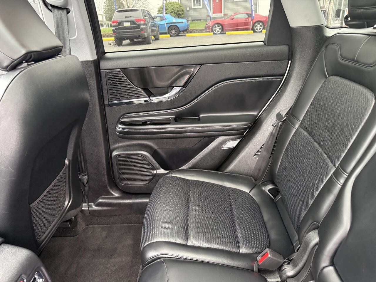 Used 2022 Lincoln Corsair AWD w/ Premium Package image 17